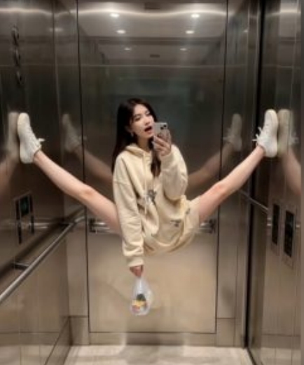 AI生成电梯一字马美女制作教程，条条流量上万，别再在外面被割韭菜了，全流程实操-鱼梓小栈